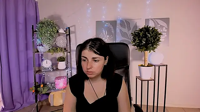 MartaEdams online show from May 26, 2026, 6:20 am