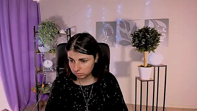 MartaEdams online show from May 28, 2026, 6:21 am