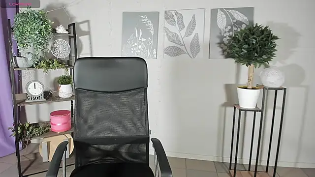 MartaEdams online show from June 23, 2026, 5:27 am