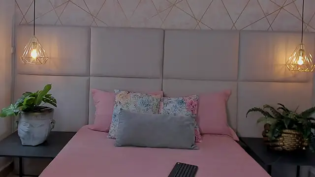 SamayRyann online show from April 13, 2026, 1:38 pm