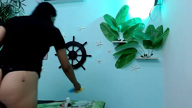 eladyrous98 online show from October 2, 2025, 1:07 pm