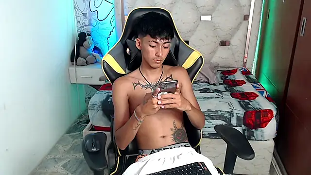 Snapshot of yiisu_ chatting on October 2, 2025, 6:15 pm yiisu online show from October 2, 2025, 6:15 pm