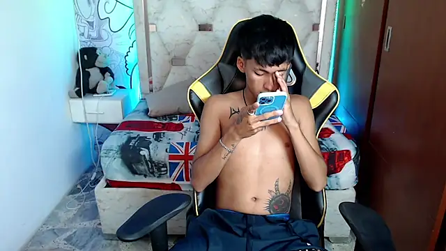 Snapshot of yiisu_ chatting on October 6, 2025, 6:16 pm yiisu online show from October 6, 2025, 6:16 pm