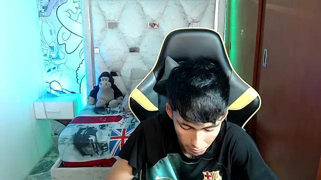 Snapshot of yiisu_ chatting on October 9, 2025, 6:06 pm yiisu online show from October 9, 2025, 6:06 pm