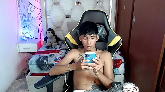 Snapshot of yiisu_ chatting on October 10, 2025, 6:18 pm yiisu online show from October 10, 2025, 6:18 pm