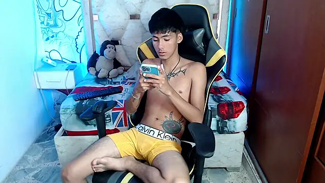 Snapshot of yiisu_ chatting on October 11, 2025, 12:15 pm yiisu online show from October 11, 2025, 12:15 pm