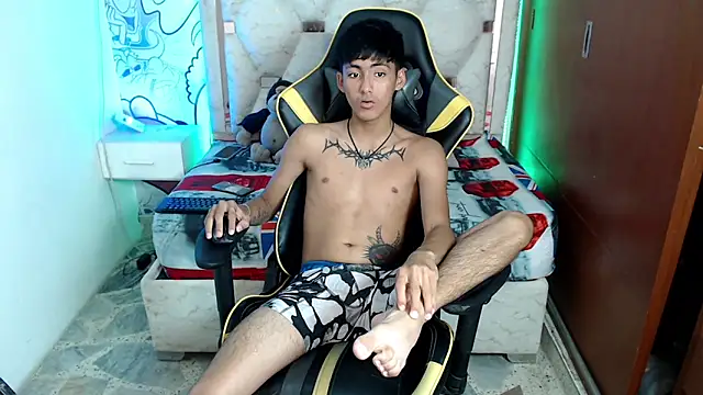 Snapshot of yiisu_ chatting on October 15, 2025, 6:19 pm yiisu online show from October 15, 2025, 6:19 pm