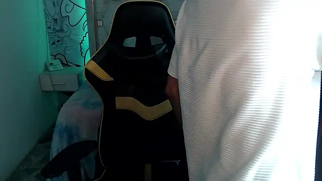 Snapshot of yiisu_ chatting on November 12, 2025, 12:38 pm yiisu online show from November 12, 2025, 12:38 pm