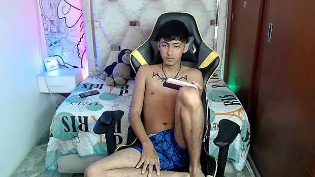 Snapshot of yiisu_ chatting on November 17, 2025, 12:33 pm yiisu online show from November 17, 2025, 12:33 pm