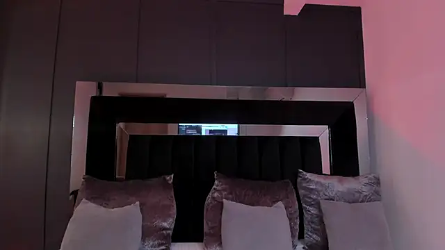 sofiaa brown online show from October 17, 2025, 4:59 am