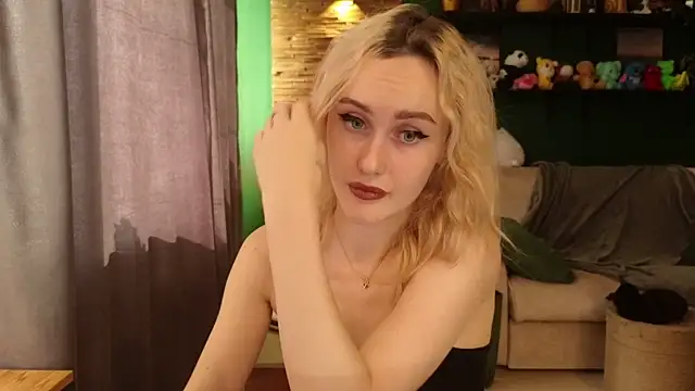 Snapshot of Belle_Vill3575 chatting on September 14, 2025, 6:12 am Belle Vill3575 online show from September 14, 2025, 6:12 am
