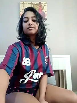 littlemissdevil69 online show from January 18, 2026, 6:39 am