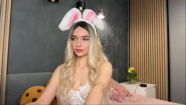 litlle angelll online show from April 5, 2026, 8:50 pm