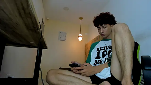 Snapshot of Darkknightx01 chatting on October 5, 2025, 1:26 am Darkknightx01 online show from October 5, 2025, 1:26 am