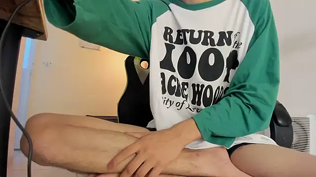 Snapshot of Darkknightx01 chatting on October 6, 2025, 5:49 am Darkknightx01 online show from October 6, 2025, 5:49 am