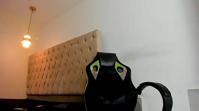 Snapshot of Darkknightx01 chatting on October 8, 2025, 1:36 am Darkknightx01 online show from October 8, 2025, 1:36 am