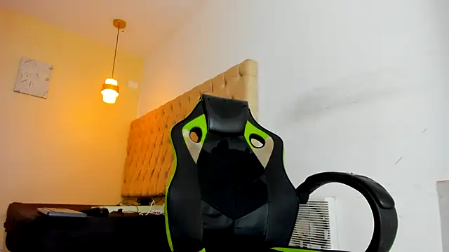 Snapshot of Darkknightx01 chatting on October 16, 2025, 1:39 am Darkknightx01 online show from October 16, 2025, 1:39 am