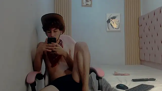 Snapshot of Darkknightx01 chatting on October 29, 2025, 1:41 am Darkknightx01 online show from October 29, 2025, 1:41 am