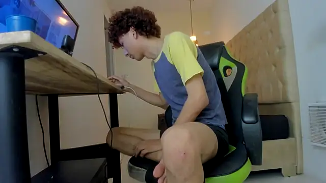 Snapshot of Darkknightx01 chatting on November 4, 2025, 3:27 am Darkknightx01 online show from November 4, 2025, 3:27 am