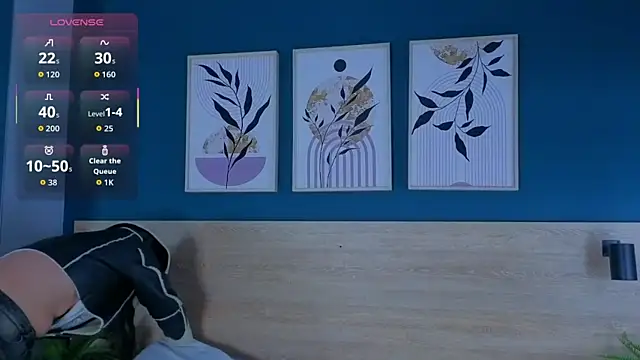 SarahMiler  online show from October 24, 2025, 11:39 am