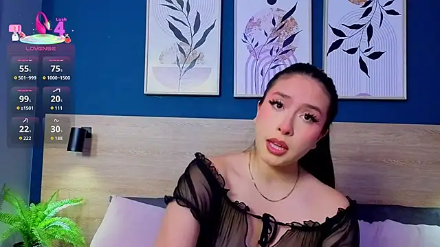 Snapshot of SarahMiler_ chatting on January 17, 2026, 6:55 pm SarahMiler online show from January 17, 2026, 6:55 pm