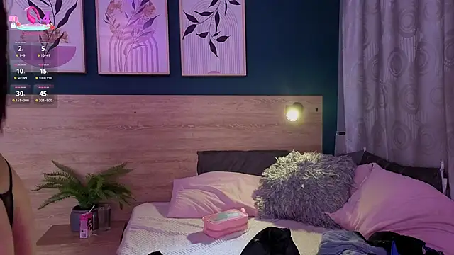 Snapshot of SarahMiler_ chatting on February 13, 2026, 11:50 am SarahMiler online show from February 13, 2026, 11:50 am