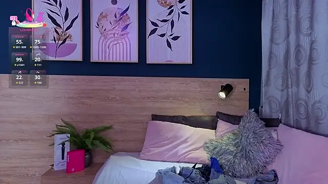 Snapshot of SarahMiler_ chatting on February 23, 2026, 11:51 am SarahMiler online show from February 23, 2026, 11:51 am