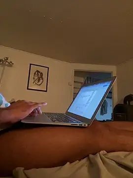 latina-pene online show from October 13, 2025, 8:09 pm