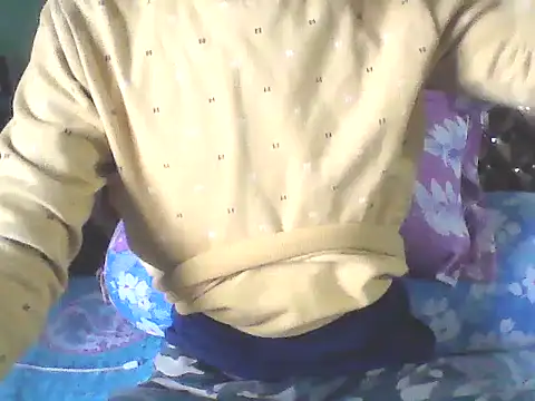 Snapshot of darkbluemoon chatting on December 23, 2025, 8:12 am darkbluemoon online show from December 23, 2025, 8:12 am