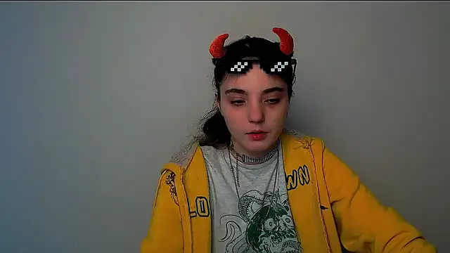 Sun Shine   online show from October 12, 2025, 1:32 pm