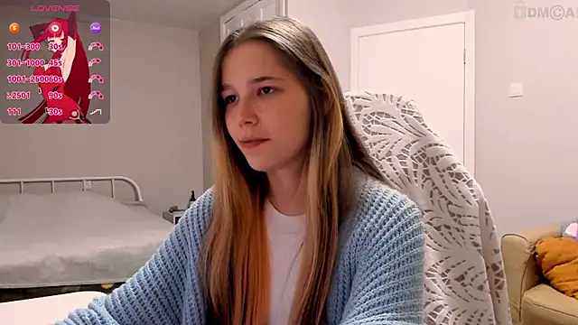 Snapshot of ValerieBubbles chatting on October 8, 2025, 4:37 pm ValerieBubbles online show from October 8, 2025, 4:37 pm