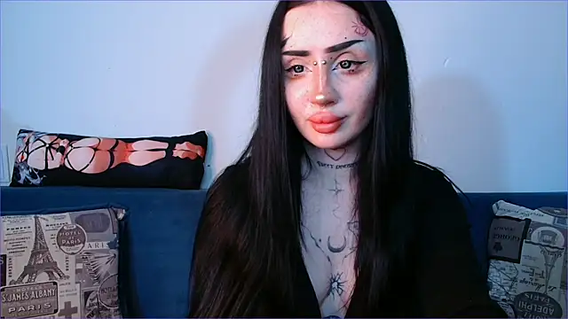 alisa tattoogirl1 online show from October 4, 2025, 7:23 pm