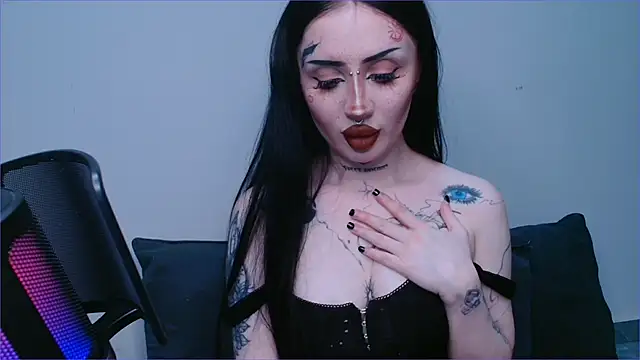 alisa tattoogirl1 online show from October 30, 2025, 10:32 pm