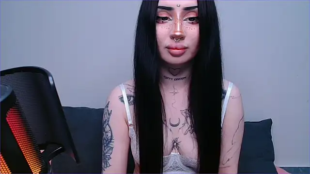 alisa tattoogirl1 online show from November 9, 2025, 11:14 pm