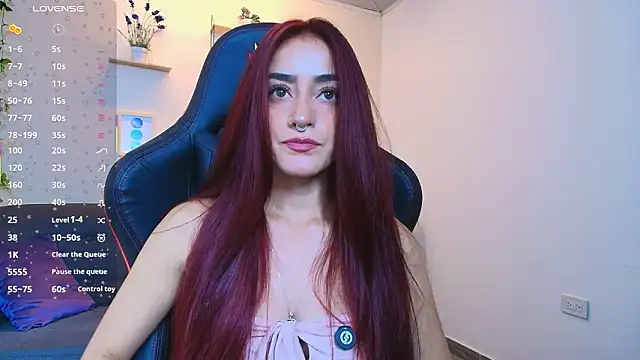 Snapshot of ViolethRosse chatting on February 2, 2026, 8:29 pm ViolethRosse online show from February 2, 2026, 8:29 pm