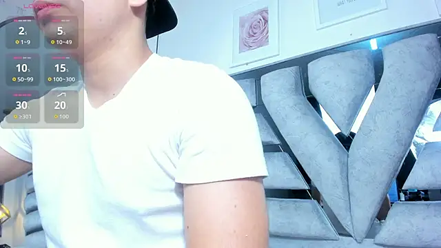 lianfox  online show from February 4, 2026, 12:33 pm