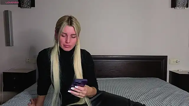 Snapshot of Whiteflower_xo chatting on November 6, 2025, 5:52 am Whiteflower xo online show from November 6, 2025, 5:52 am