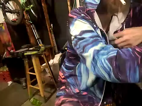 thejuicybacon online show from October 1, 2025, 5:46 am