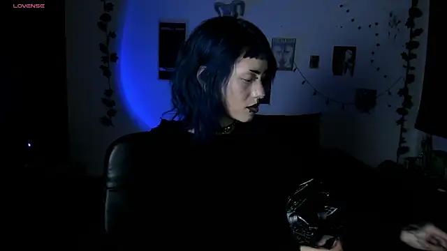 kattusauruss online show from December 2, 2025, 5:46 am