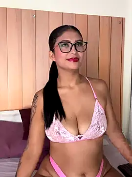 daphnevans online show from October 4, 2025, 4:10 am