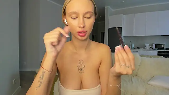 Snapshot of sayo_mao18 chatting on September 17, 2025, 9:22 am sayo mao18 online show from September 17, 2025, 9:22 am