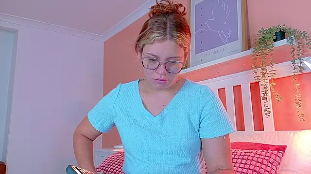 BelaMiller  online show from September 29, 2025, 11:37 am