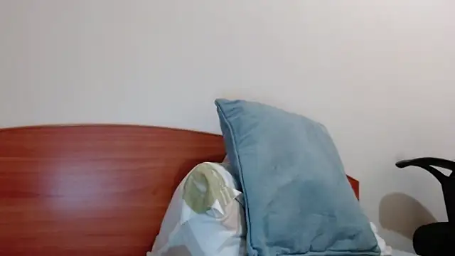 jollene online show from April 4, 2026, 12:57 pm