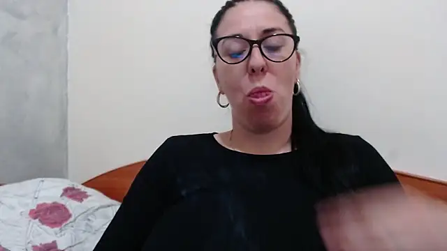 jollene online show from April 17, 2026, 12:52 pm