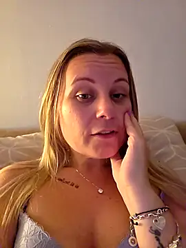 Snapshot of Miss-ShelbyXX chatting on September 18, 2025, 11:51 pm Miss-ShelbyXX online show from September 18, 2025, 11:51 pm
