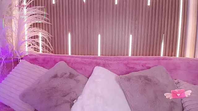 MylaDreams online show from October 4, 2025, 3:37 am