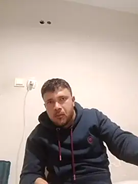 nihattttttttttttttt online show from November 18, 2025, 9:30 pm