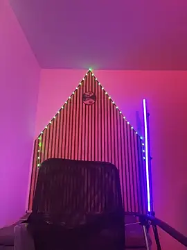 Snapshot of magnumchris chatting on February 16, 2026, 12:23 pm magnumchris online show from February 16, 2026, 12:23 pm