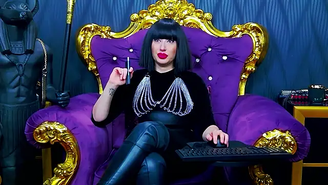 Snapshot of LaraMaeve chatting on February 9, 2026, 5:44 am LaraMaeve online show from February 9, 2026, 5:44 am