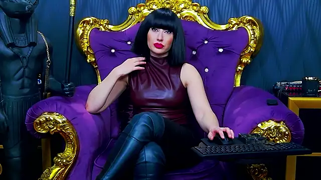 Snapshot of LaraMaeve chatting on February 12, 2026, 5:24 am LaraMaeve online show from February 12, 2026, 5:24 am